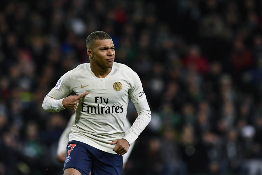 詹姆斯：我在恢复身体方面用到的科技有登山机和气压恢复靴